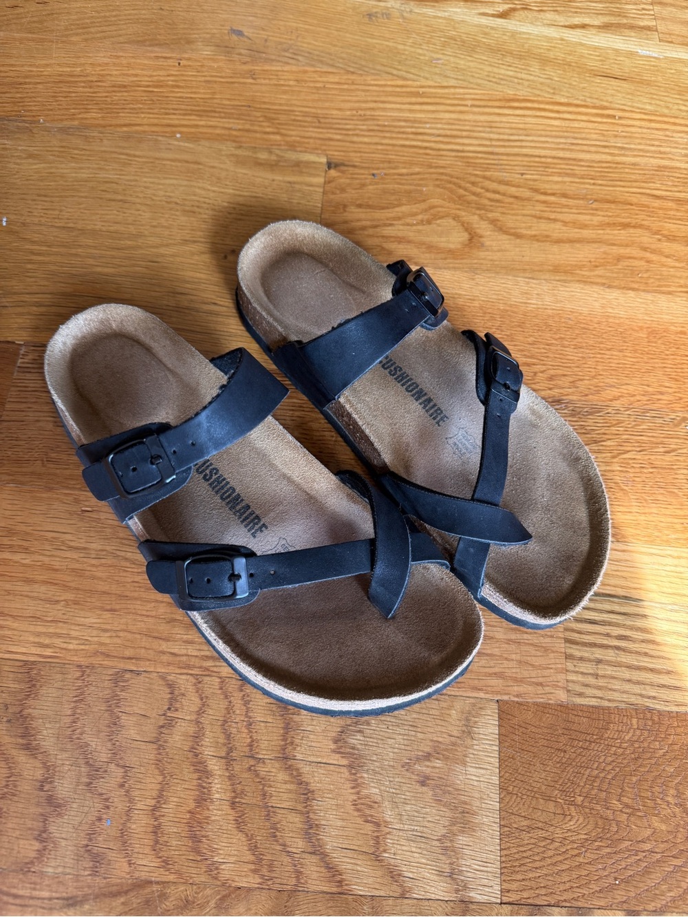 Women's Black Strappy Buckle Sandals Cushionaire Luna 7.5 - Picture 4 of 6